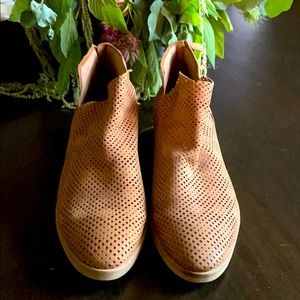 Dolce Vida bootie - size 12